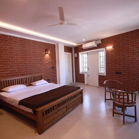 Wanders In Travel Company Hotel Madikeri Buitenkant foto