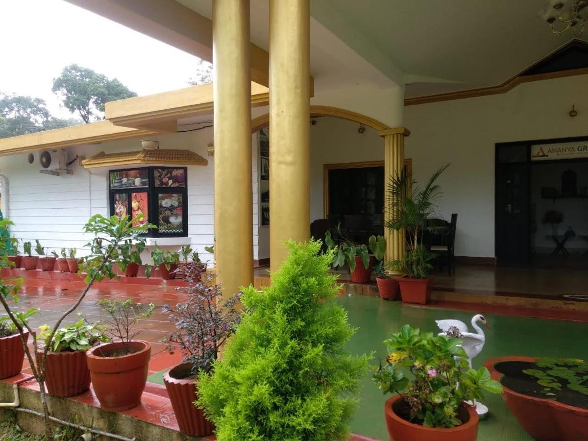 Wanders In Travel Company Hotel Madikeri Buitenkant foto