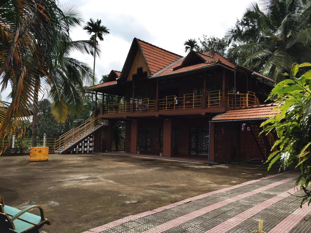 Wanders In Travel Company Hotel Madikeri Buitenkant foto